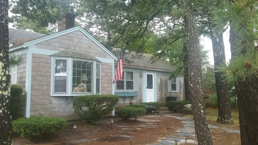 West Dennis, 3 bedroom, walk to the beach! - Image 1