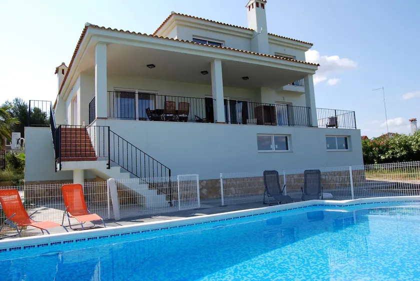 Beautiful villa near Valencia city - Image 1