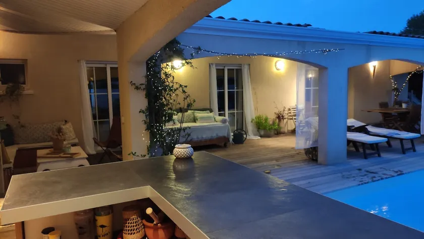 Heated pool from April to October Cozy & Charming - Image 1