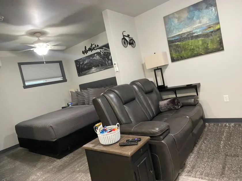 Wayfield Corporate Stay- Ultra Clean & Quiet - Image 1
