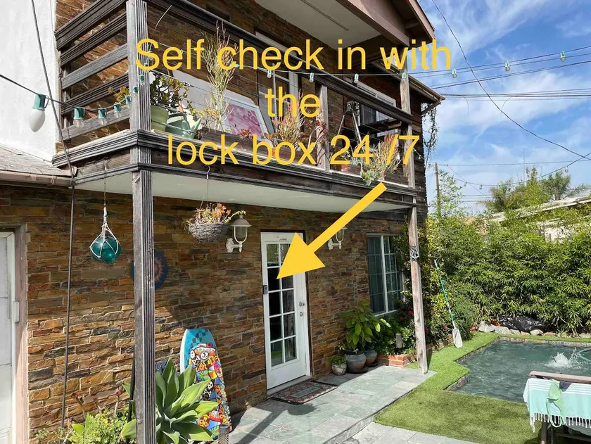 Comfortable centrally located house in good area. - Image 1