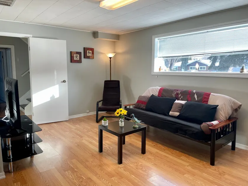 Ideal Getaway | Newly Renovated | Long Term Stays - Image 1