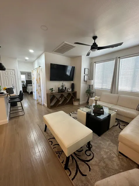 Centennial Hills Townhouse 2bd/2bth - Image 1