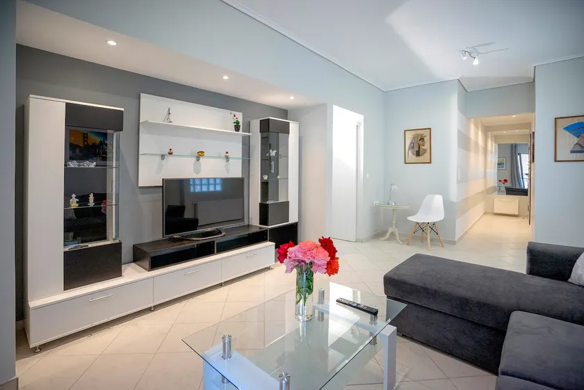 Leo's home - Image 1