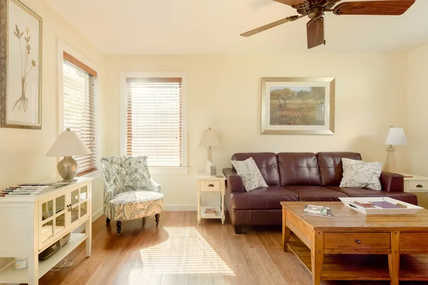 Cozy Modern Cottage with Quiet Back Yard - Image 1