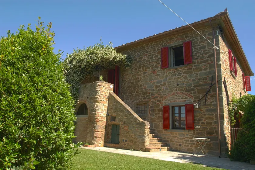 Villa il Giuggiolo, gammelt landsted med pool ved Azienda Fontelunga - Image 1