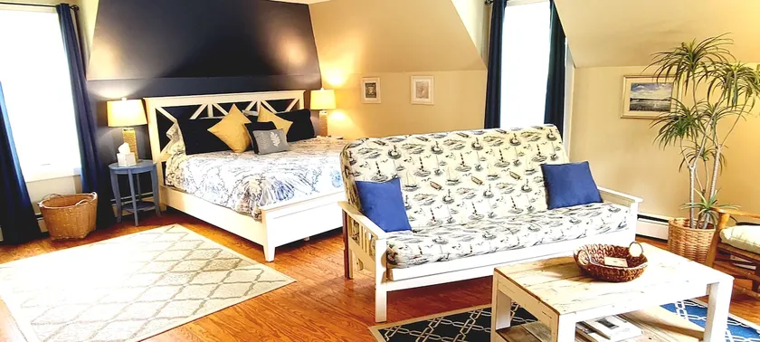 Spacious Coastal Suite walk to Beach - Image 1