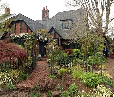 Quaint English Cottage Garden Private Apt. - Image 1