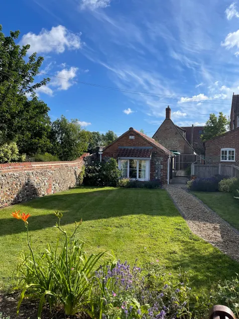 Cozy norfolk cottage in a beautiful location - Image 1