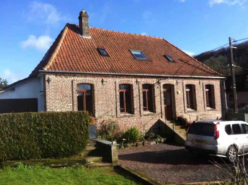 Charming farmhouse surrounded by peaceful valleys - Image 1