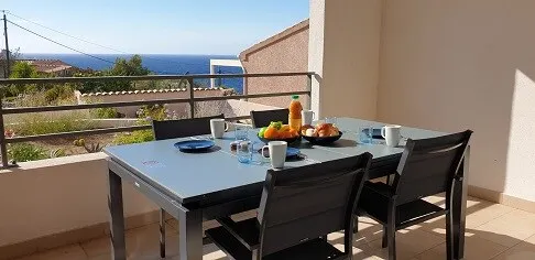 2 rooms with sea view, sea access by foot - Image 1