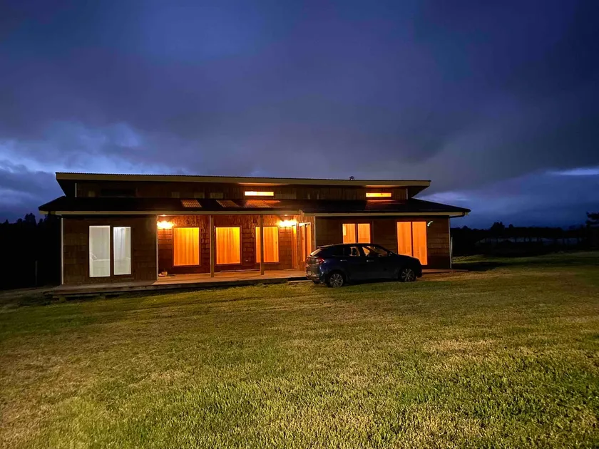House located on Rilan Peninsula - Image 1