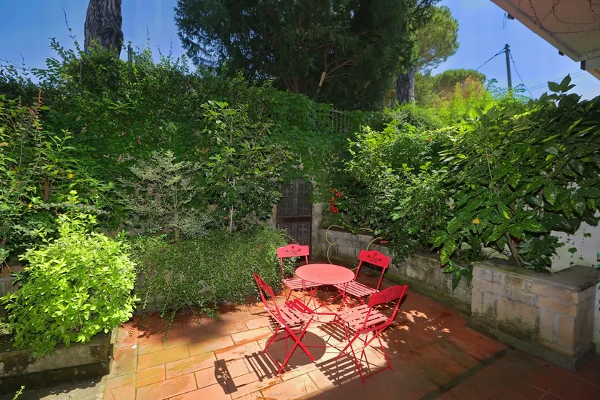 semi-detached villa with four bedrooms - Image 1