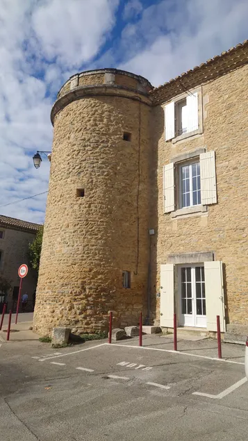 Tower apartment - Image 1