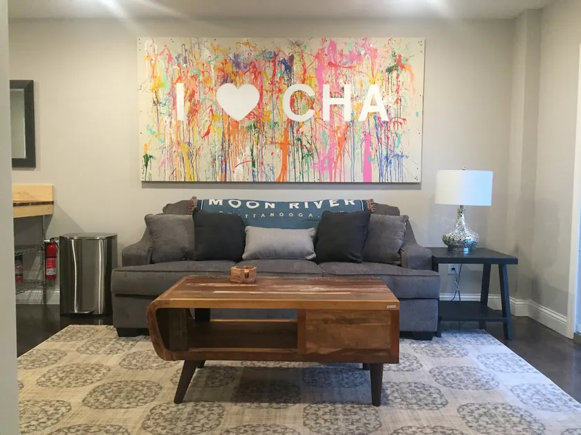 Sparkling Clean! Walkable + Comfy King Bed! - Image 1