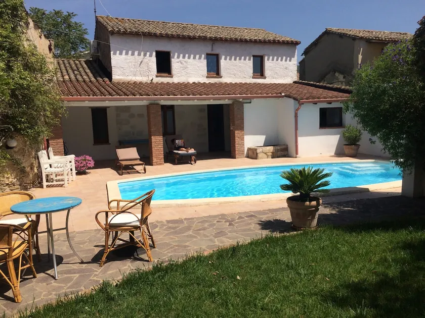 Quiet, comfortable house with private pool - Image 1