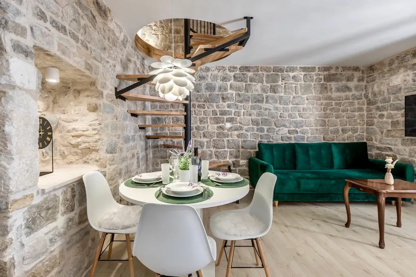 D&D Luxury Promenade Apartment - Image 1
