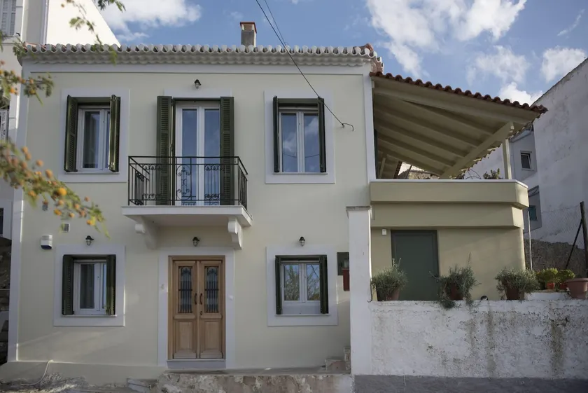 Nestor's studio house - Image 1