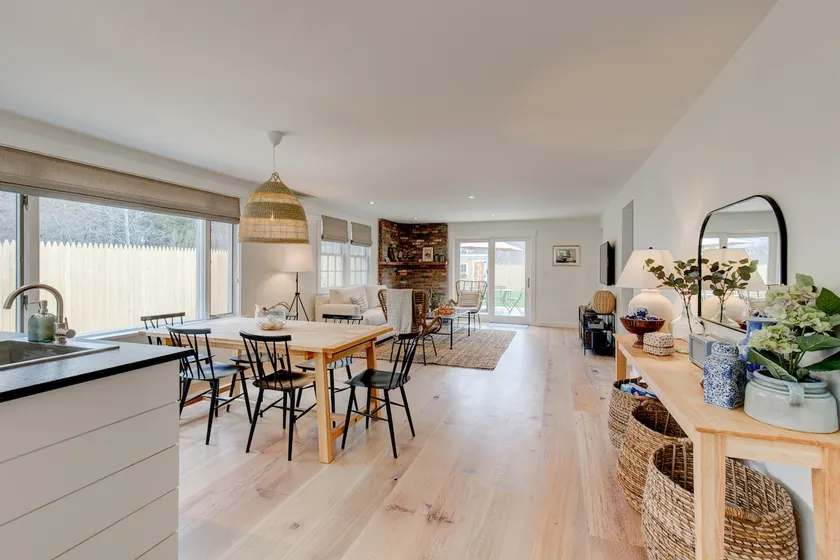 Walk to Town/Golf Club - Renovated Edgartown Home - Image 1