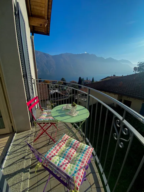 Bellagio Lake Flat - Lake view & balcony, near the center - Image 1