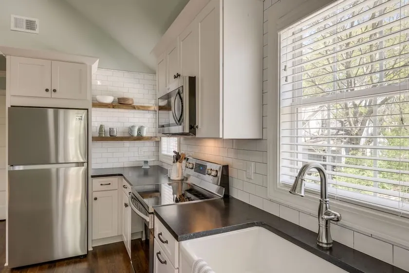 Private & Cozy Green Hills Loft ~ 15 mins Downtown - Image 1
