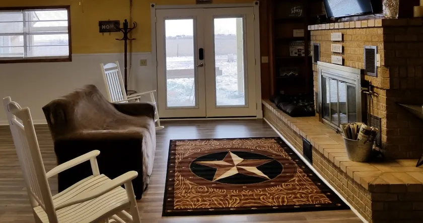 Canyon Country Guest Home, Large Long-Term Stay - Image 1