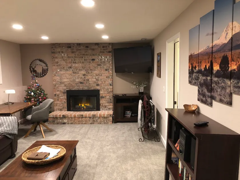 Happy Valley Hideaway - Newly Remodeled - Image 1