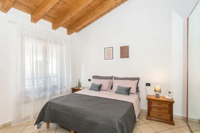 Osio Sopra Apartment - Image 1