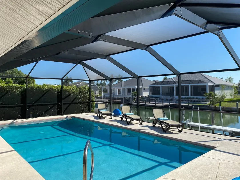 Avail April 11 & on walk2bch, 2 Kayaks&6bikes - Image 1