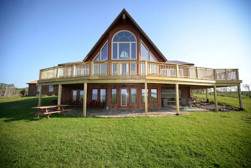 Beautiful Bayfield Apartment (Bottom house only) - Image 1