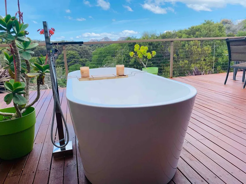Hazards View Beach House - sleeps 8. Pet friendly. - Image 1