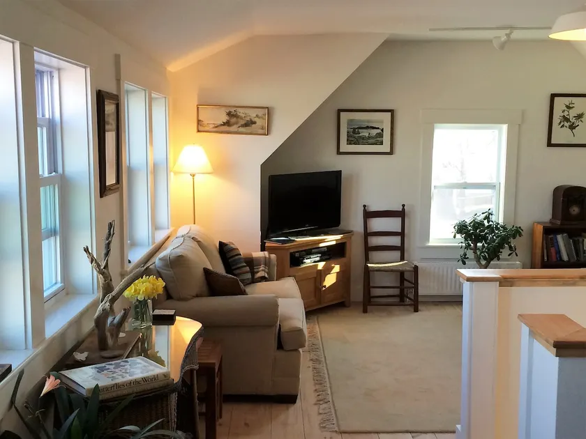 25 Middle: Two floor loft w. water view -sleeps 5 - Image 1