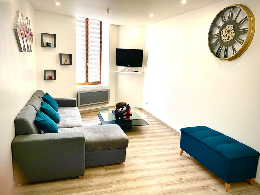 ”ENZO” accommodation: 1 double bed + 1 sofa bed - Image 1