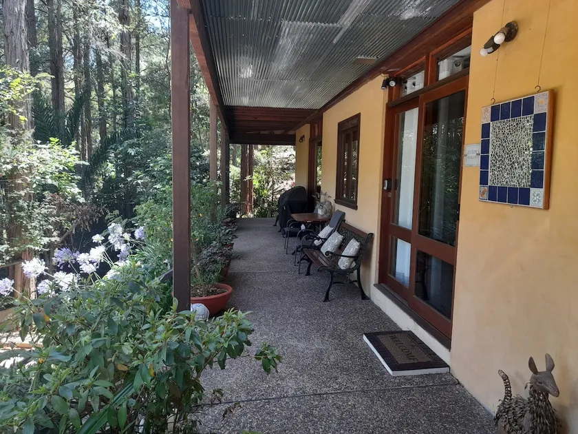 Euroka Hideaway- Great Village Location - Image 1