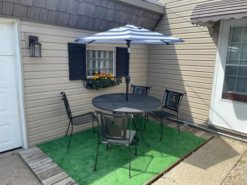 ***2BR Entire Home, 4miles from CLE Airport*** - Image 1