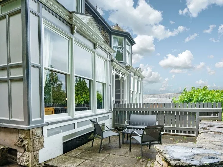 Brantfield Cottage, Lake View, Parking - Image 1