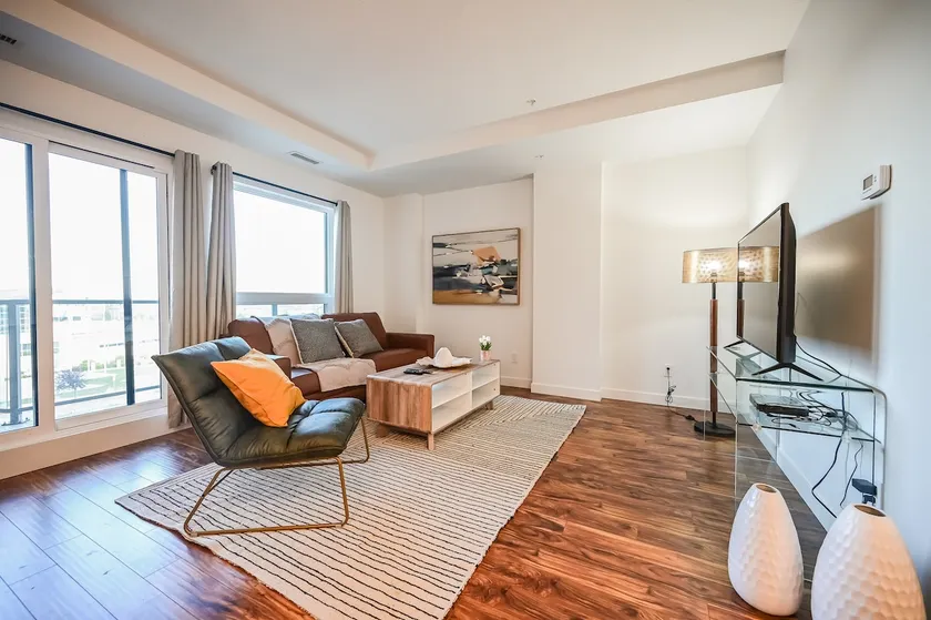 *Kensington Gardens Home* 15mins to Airport/WEM - Image 1