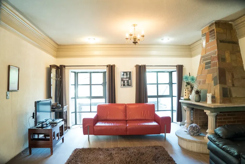 Big House in Amazing Location - Image 1
