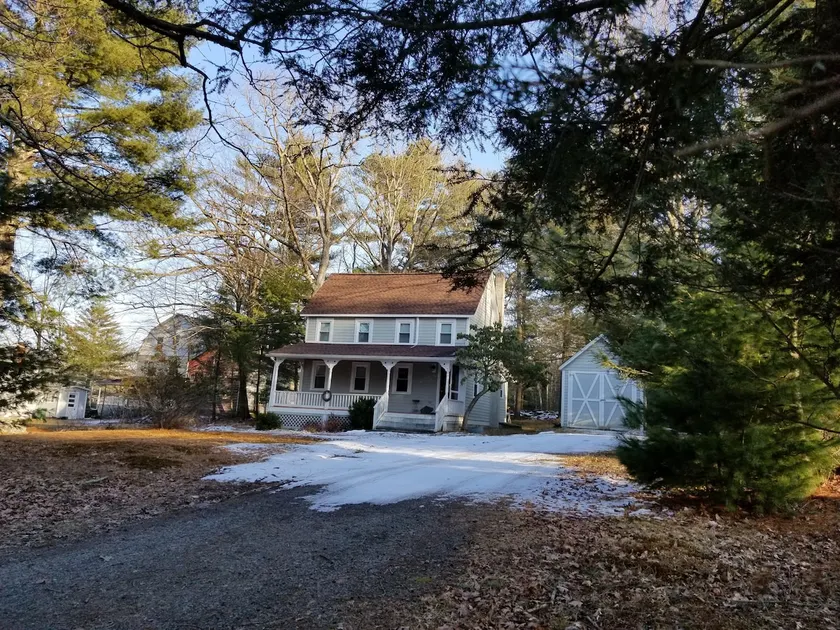 Sweet Old Farmhouse- Highland Lake - Image 1