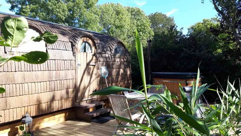Wooden cabin with Nordic bath and sauna - Image 1