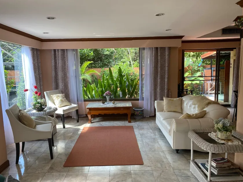 5 Bdrm Garden Home in Heart of Bangkok - Image 1