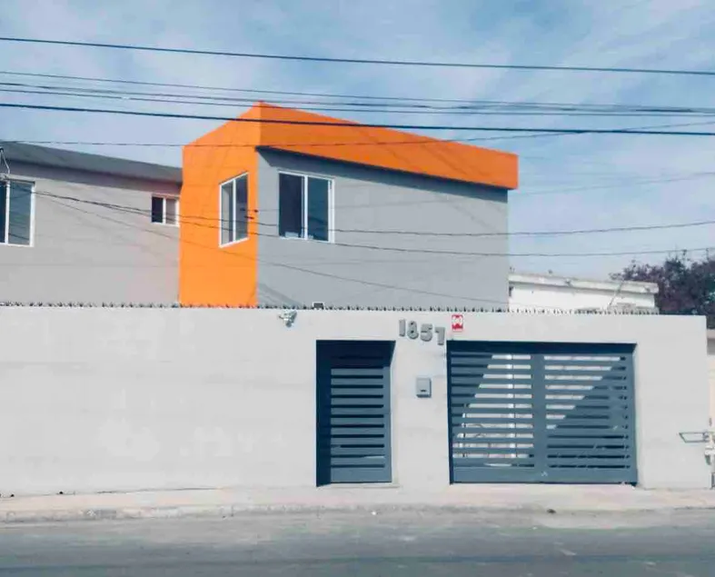 House near UANL, great location - Image 1