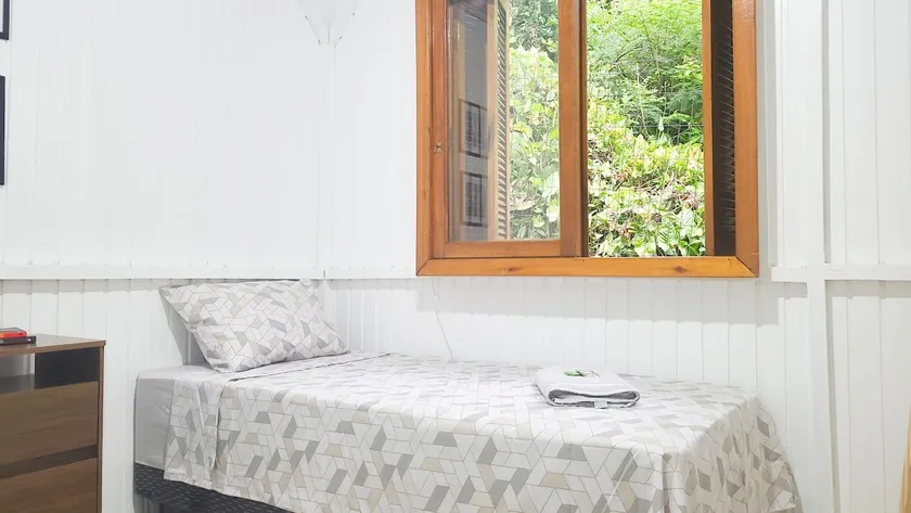 In the Center, wooded, with privacy and comfort - Image 1