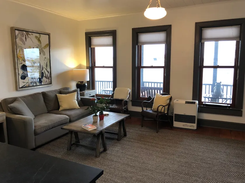 Cozy Boutique Condo in Historic McKinley Building - Image 1