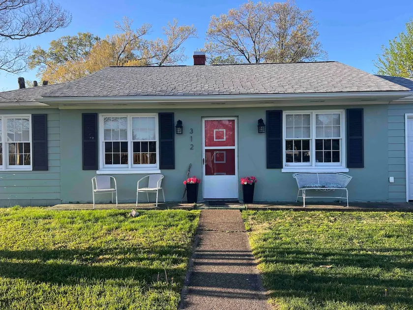 Bayside Bungalow - Image 1