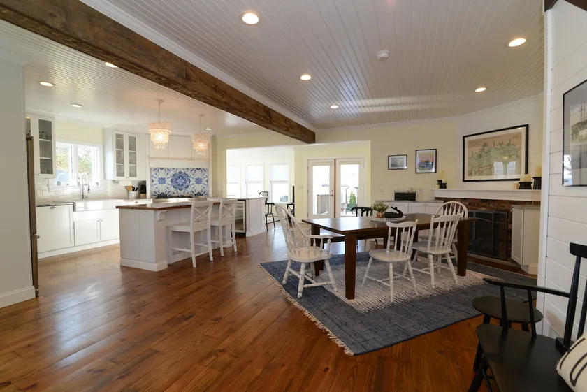 Historic charm & modern luxury in downtown Mystic - Image 1