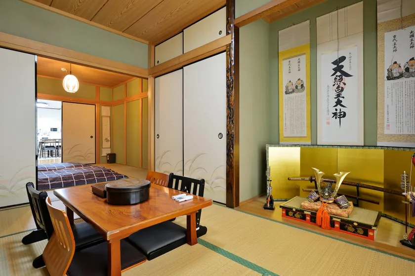 Guest House TIHARU 6bedrooms12people max and Straight to USJ and Near the hot spring - Image 1