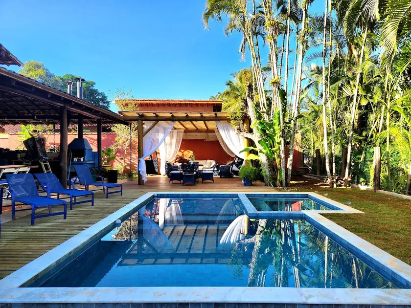 Beachfront-Air-Pool-Jacuzzi-Itamambuca - Image 1