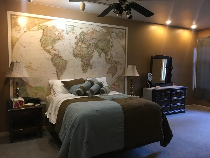 Amazing Location off Courthouse Square - Image 1