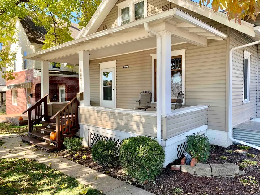 Benson Charm – One of the Top Airbnbs in Omaha - Image 1